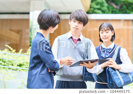 Junior high school field trips　　 104449175