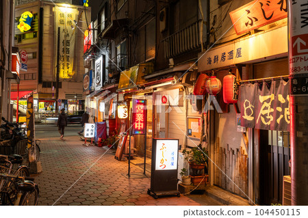 《東京》龜戶站前的懷舊酒吧區 《東京》龜戶站前的懷舊酒吧區 104450115