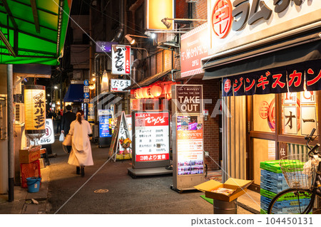 《Tokyo》A nostalgic bar district in front of Kameido Station 《Tokyo》A nostalgic bar district in front of Kameido Station 104450131