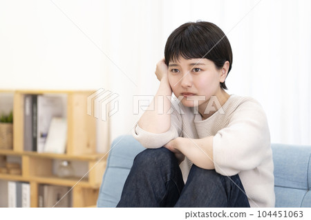 Annoyed young woman Annoyed young woman 104451063