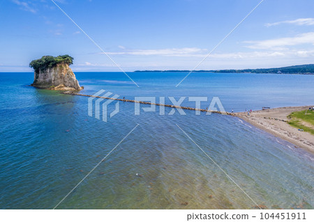 Drone | Mitsukejima (also known as Gunkanjima), a tourist attraction in Noto, and blue sky | Taken in June 2023 (after the earthquake) | Suzu City, Ishikawa Prefecture 104451911