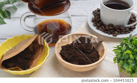 Image of leftover coffee beans 104453825