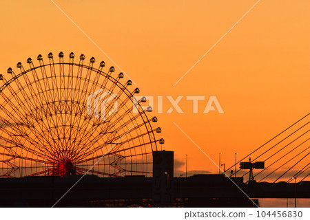 Evening view of Mt. Tempozan, Minato Ward, Osaka City 104456830