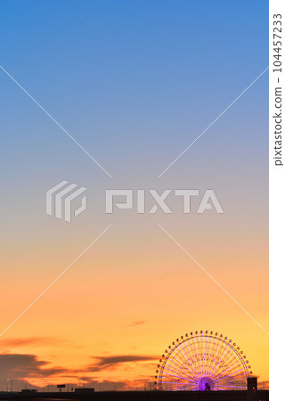 Evening view of Mt. Tempozan, Minato Ward, Osaka City 104457233