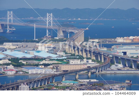 從香川縣青山眺望瀨戶大橋 從香川縣青山眺望瀨戶大橋 104464009