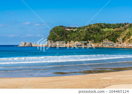 Shiratsuruhama Beach [Amakusa City, Kumamoto Prefecture] 104465124