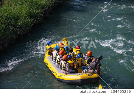 Azumino clear stream river rafting experience 104465256