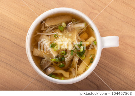 Ginger Soup (Shimeji and Enoki Mushrooms Deep-fried) 104467808