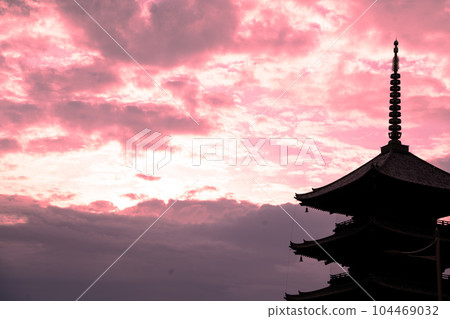Toji Temple at sunset Toji Temple at sunset 104469032