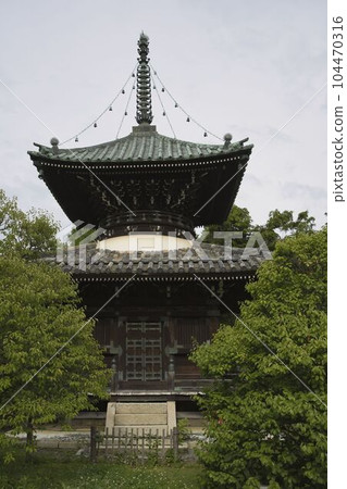 Seiryoji Temple Tahoto Pagoda (vertical composition) 1 104470316