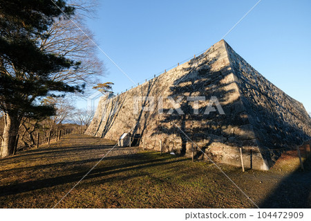 Nihonmatsu City, Fukushima Prefecture, Winter, Nihonmatsu Castle, Kasumigajo Castle, the stone walls of the ruins of the Honmaru 104472909