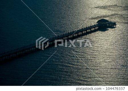 是拉差灣碼頭和午後燈光 泰王國春武里府 是拉差灣碼頭和午後燈光 泰王國春武里府 104476337