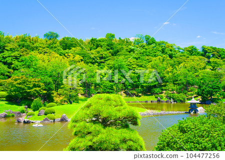 [大阪府]7月藍天假期，參觀70屆世博會紀念公園的日本花園 104477256