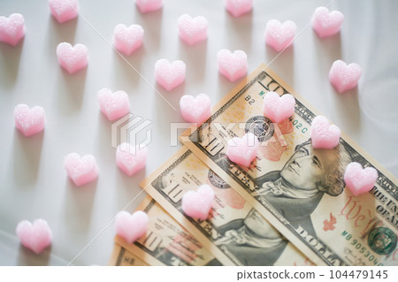 心臟和金錢的形象 心臟和金錢的形象 104479145
