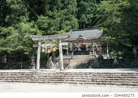 Shirakawago in Summer: Shirakawa Hachiman Shrine Shirakawago in Summer: Shirakawa Hachiman Shrine 104480275