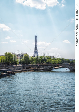 Invalides Bridge and Eiffel Tower Invalides Bridge and Eiffel Tower 104482183