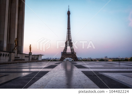 Eiffel Tower from Trocadero 104482224