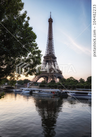 Eiffel Tower Seine River Sunrise View 104482233