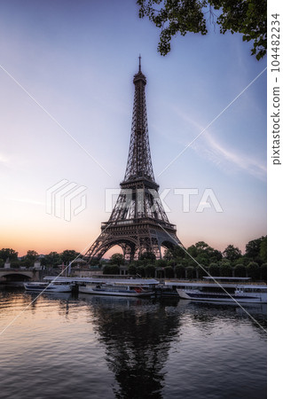 Eiffel Tower Seine River Sunrise View 104482234