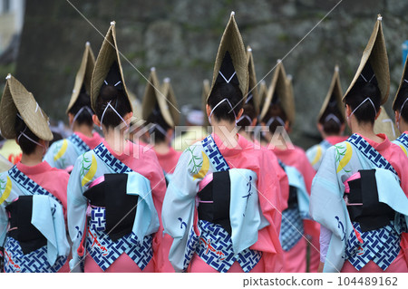 阿波舞春祭“德島城阿波舞”等待輪到的著名女子舞蹈 阿波舞春祭“德島城阿波舞”等待輪到的著名女子舞蹈 104489162