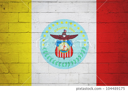 Flag of the city of Columbus painted on a wall 104489175