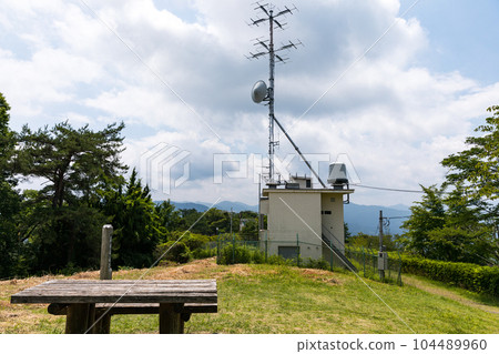 Transmission facility at the summit of Minoyama, Minano Town, Saitama Prefecture Transmission facility at the summit of Minoyama, Minano Town, Saitama Prefecture 104489960
