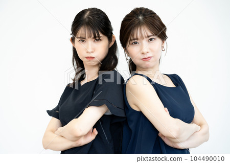 two angry women 104490010