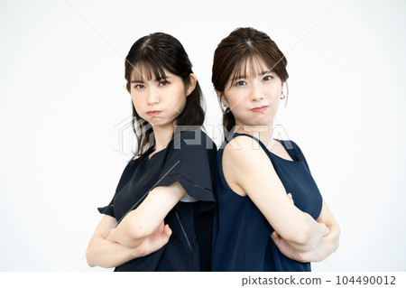 兩個憤怒的女人 104490012