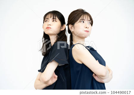 兩個憤怒的女人 104490017