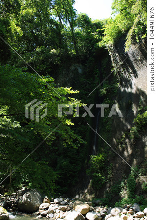 由布川峽谷,大分縣風景區,初夏風景 由布川峽谷,大分縣風景區,初夏風景 104491676
