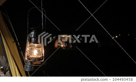 Lanterns and solo camp tents 104493458