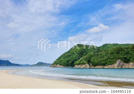 石並海岸(日本百佳海灘)和小島(飼養猴子的無人島) 石並海岸(日本百佳海灘)和小島(飼養猴子的無人島) 104495119