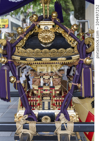 神轎 大國玉神社 神轎裝飾 黃金神轎祭 傳統活動 春夏祭 華麗神轎 神轎 大國玉神社 神轎裝飾 黃金神轎祭 傳統活動 春夏祭 華麗神轎 104497252