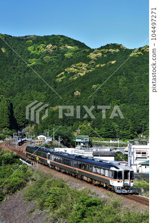 Kiha 85 series limited express "Nanki" Kiha 85 series limited express "Nanki" 104497271