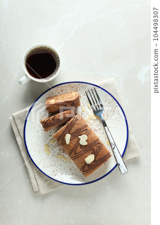 Concept of delicious sweet food - cake roll 104498307