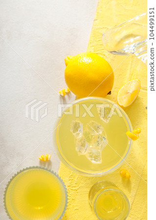 Concept of fresh summer drink - Limoncello cocktail 104499151