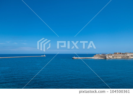 Malta, Valletta, Breakwater at Fort Ricasoli From Kalkara to Grand Harbour. Malta, Valletta, Breakwater at Fort Ricasoli From Kalkara to Grand Harbour. 104500361