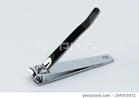Shiny metal open nail clipper Shiny metal open nail clipper 104503972