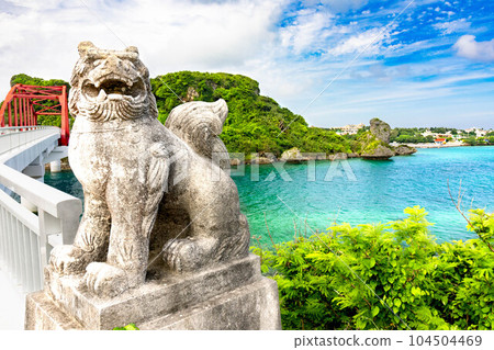 伊計島大橋的風獅和海 104504469