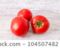 3 Tomatoes 104507482