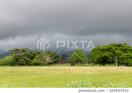 A restored Yayoi period house in Yoshinogari Historical Park, Saga Prefecture A restored Yayoi period house in Yoshinogari Historical Park, Saga Prefecture 104507932