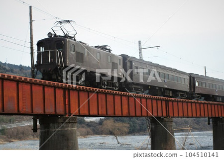 Old electric locomotive and old passenger car Oigawa Railway Kawane Onsen Sasamato 2008 Documentary photo Old electric locomotive and old passenger car Oigawa Railway Kawane Onsen Sasamato 2008 Documentary photo 104510141
