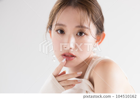 Beauty Women's portraits 104510162