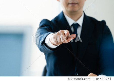 指出的商人 104510731
