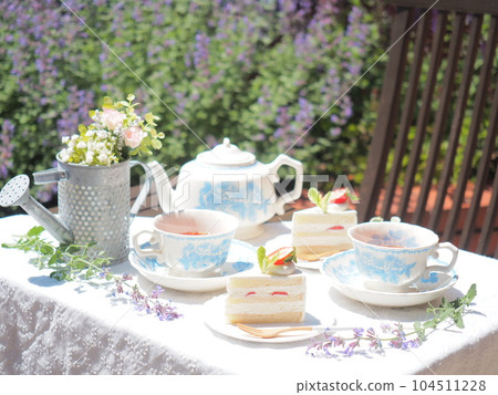 室外露台的下午茶時間 104511228