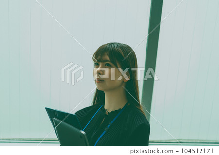 女生 女孩 女性 104512171