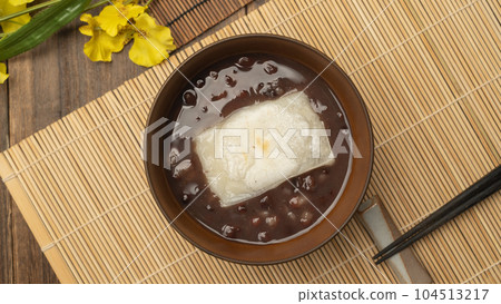 Oshiruko and zenzai (red bean paste) image 104513217