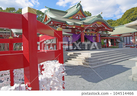 Worship hall of Shinozaki Hachiman Shrine in Kokurakita Ward, Kitakyushu City 104514466