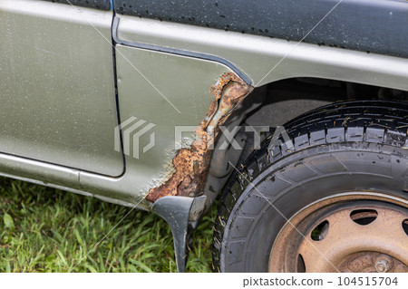 Car body deterioration and rust, dents 104515704