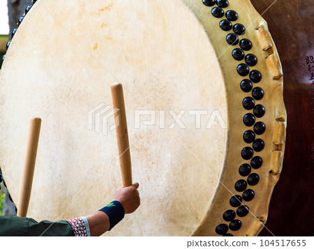 Japanese traditional performing arts, a heroic Japanese drum 104517655